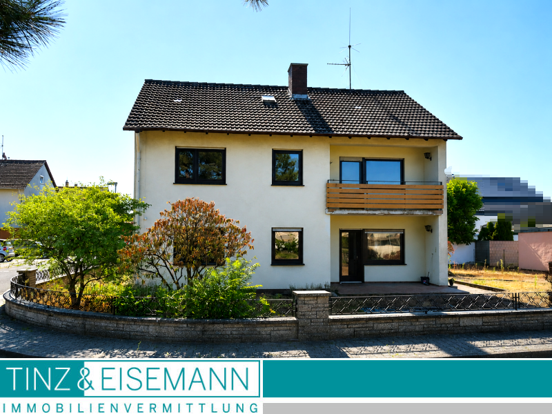 Tinz & Eisemann: Freistehendes Einfamilienhaus mit Garten und Garage Freistehendes Einfamilienhaus mit Garten und Garage