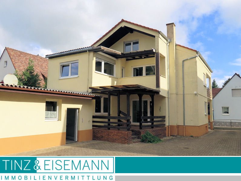 Tinz & Eisemann: Zweifamilienhaus mit Bebauungsmöglichkeit in zweiter Baureihe in Eggenstein-Leopoldshafen Zweifamilienhaus mit Bebauungsmöglichkeit in zweiter Baureihe in Eggenstein-Leopoldshafen