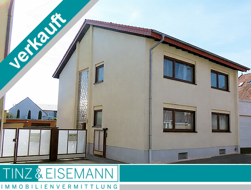 Tinz & Eisemann: Zweifamilienhaus mit attraktiver ganzjährig nutzbarer Terrasse in Oberhausen Zweifamilienhaus mit attraktiver ganzjährig nutzbarer Terrasse in Oberhausen