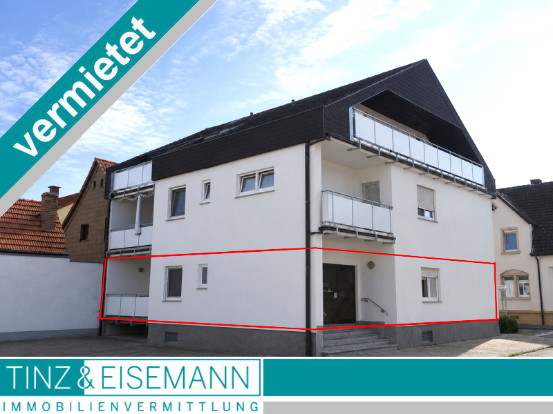 Geräumige 4 ZKB Erdgeschosswohnung mit Stellplatz und Loggia